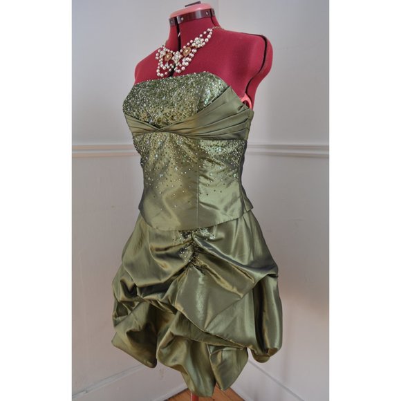 Prom Dress - Short - Picture 3 of 4